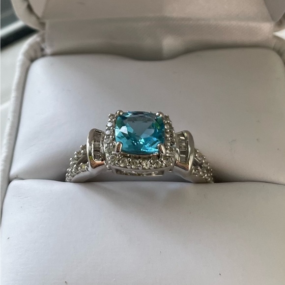 Cushion Cut 2.20ct Natural Blue Topaz Ring - Picture 6 of 9